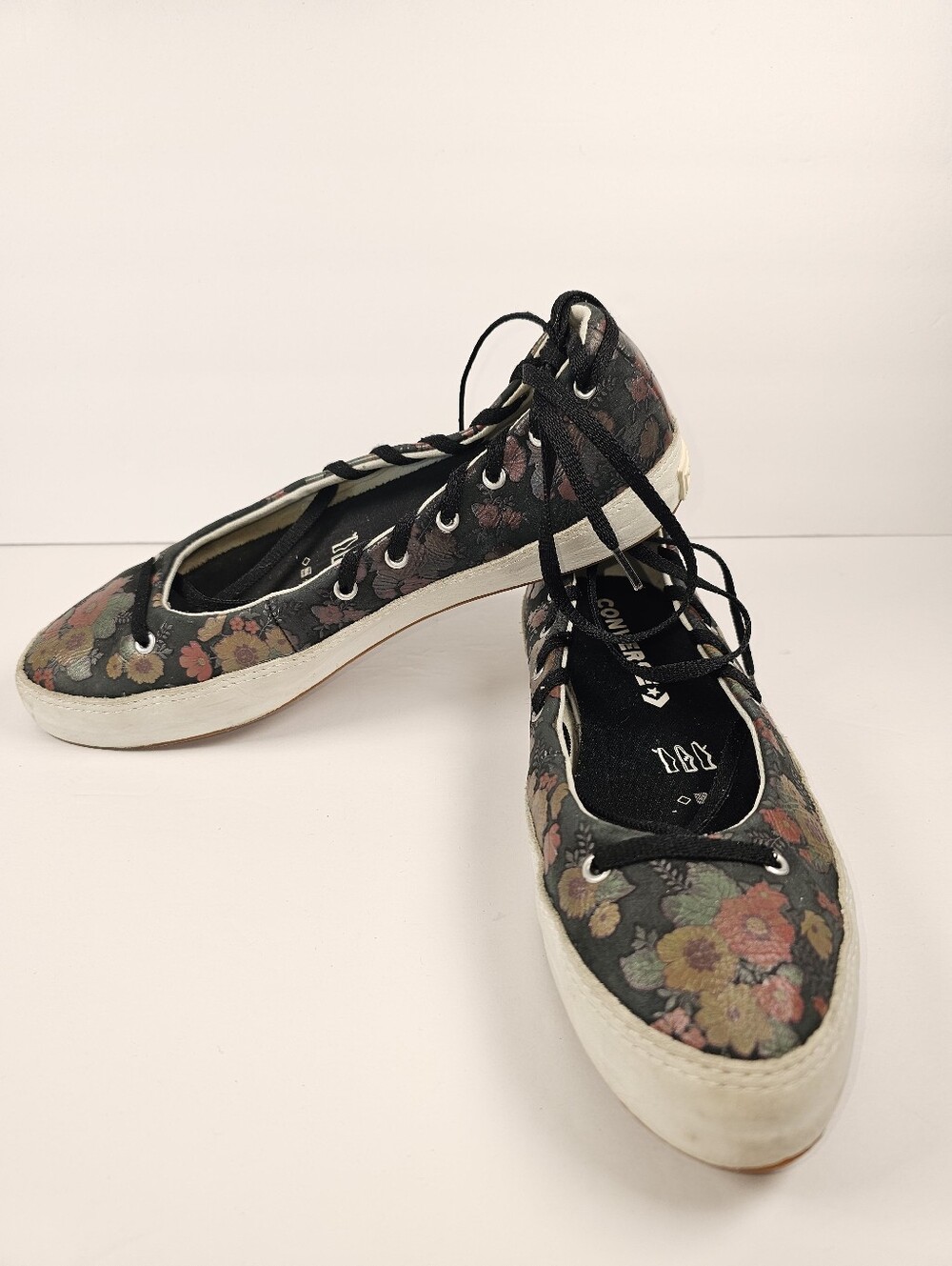 Converse Rina Bloom Lace Up Ankle Wrap Leather Ballet Flat Size 7.5 Floral RARE